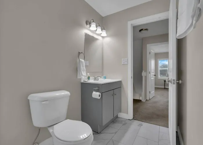Perfect Short In Historic Walkable Modern & Easy